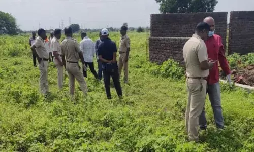 धड़ से अलग मिला युवक का सिर, पुलिस ने डॉग स्क्वॉड की मदद से शुरु की पड़ताल