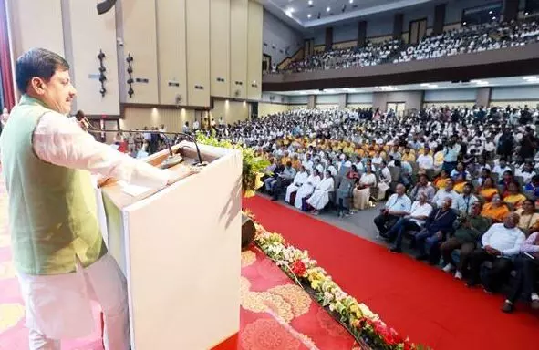 नशे के अवैध कारोबार में लिप्त आरोपियों के खिलाफ जारी रहेगी ठोस कार्रवाई - मुख्यमंत्री डॉ. यादव नशे के अवैध कारोबार में लिप्त आरोपियों के खिलाफ जारी रहेगी ठोस कार्रवाई - मुख्यमंत्री डॉ. यादव