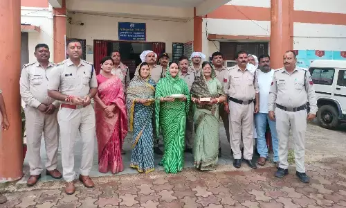 कोतवाली पुलिस को भाजपा महिला मोर्चा की बहिनों ने बांधी राखी कोतवाली पुलिस को भाजपा महिला मोर्चा की बहिनों ने बांधी राखी