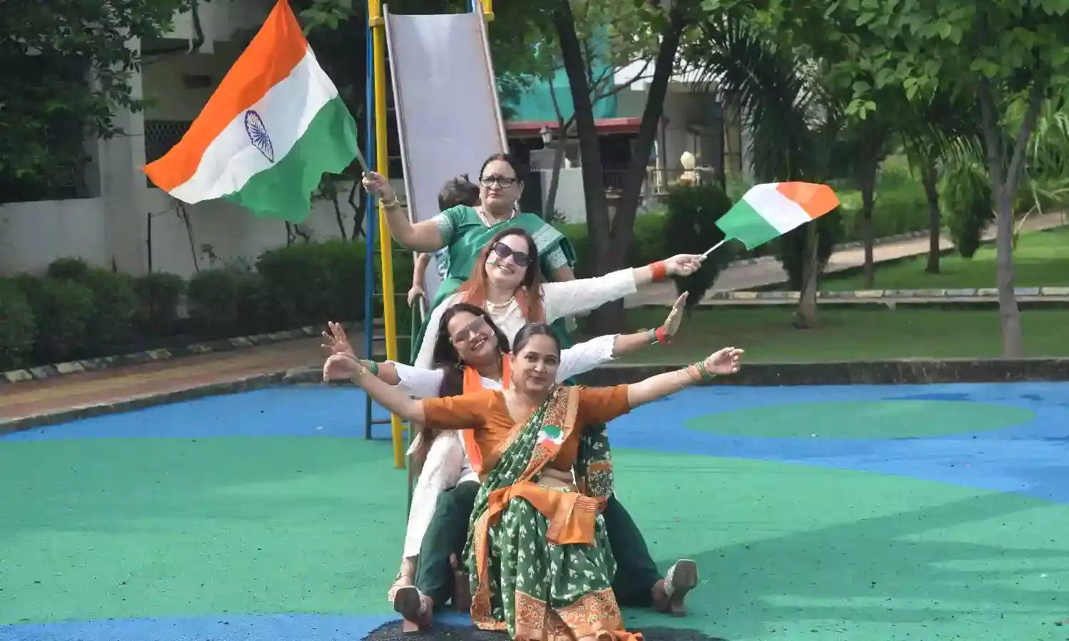 ध्वजारोहण के लिए मनपा की विशेष बस सेवा, स्वतंत्रता सेनानियों के लिए अनूठी पहल