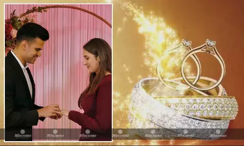 सचिन तेंदुलकर के बेटे ने की सगाई, जानें कौन है अर्जुन तेंदुलकर की होने वाली पत्नी सानिया चंडोक, नेटवर्थ जान लगेगा झटका