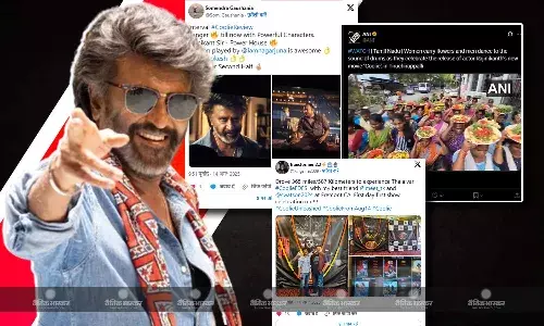 रजनीकांत की ‘कुली’ को देखने ढोल-नगाड़ों पर नाचते और फूल बरसाते थिएटर पहुंचे फैंस, सोशल मीडिया पर मिल रहे ऐसे रिव्यूज रजनीकांत की ‘कुली’ को देखने ढोल-नगाड़ों पर नाचते और फूल बरसाते थिएटर पहुंचे फैंस, सोशल मीडिया पर मिल रहे ऐसे रिव्यूज