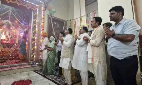 विश्व प्रसिद्ध पन्ना के बल्देव जी मंदिर भगवान हलधर महोत्सव की धूम, धूमधाम से ऐतिहासिक परंपरा के अनुसार भगवान बलराम का हुआ जन्म विश्व प्रसिद्ध पन्ना के बल्देव जी मंदिर भगवान हलधर महोत्सव की धूम, धूमधाम से ऐतिहासिक परंपरा के अनुसार भगवान बलराम का हुआ जन्म
