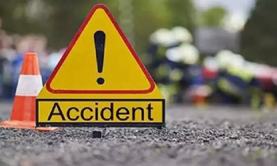 क्रेन से टकराई स्कूटी, बुज़ुर्ग की मौत, परली-बीड महामार्ग पर दर्दनाक हादसा