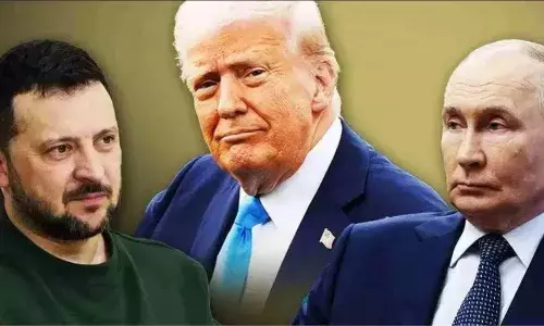 पुतिन के साथ बैठक के बाद ट्रंप का फरमान, यूरोपीय नेताओं से कहा रूस को डोनबास इलाका सौंप दें जेलेंस्की पुतिन के साथ बैठक के बाद ट्रंप का फरमान, यूरोपीय नेताओं से कहा रूस को डोनबास इलाका सौंप दें जेलेंस्की