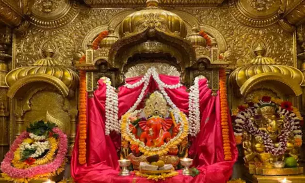 गणेश चतुर्थी पर भव्य पांडाल देखने का है मन, तो इन जगहों पर जाने का बनाएं प्लान गणेश चतुर्थी पर भव्य पांडाल देखने का है मन, तो इन जगहों पर जाने का बनाएं प्लान