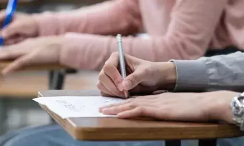 व्यावसायिक पाठ्यक्रमों में ज्यादा फीस वसूली पर विद्यार्थी कर सकेंगे शिकायत