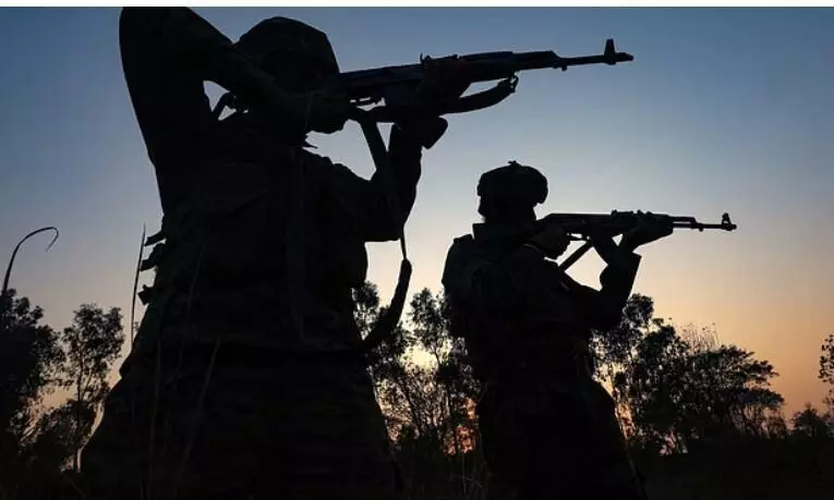 आंध्र प्रदेश के अल्लूरी सीताराम राजू जिले में सुरक्षाबलों ने एक बड़े माओवादी नेता को किया गिरफ्तार, माओवादी की पहचान चैतो उर्फ नरेश के रूप में हुई है आंध्र प्रदेश के अल्लूरी सीताराम राजू जिले में सुरक्षाबलों ने एक बड़े माओवादी नेता को किया गिरफ्तार, माओवादी की पहचान चैतो उर्फ नरेश के रूप में हुई है