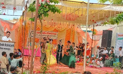 ककरहटी में शान से मनाया गया स्वतंत्रता दिवस, विद्यालय छात्रों ने हांथों में तिरंगा लेकर निकाली रैली ककरहटी में शान से मनाया गया स्वतंत्रता दिवस, विद्यालय छात्रों ने हांथों में तिरंगा लेकर निकाली रैली