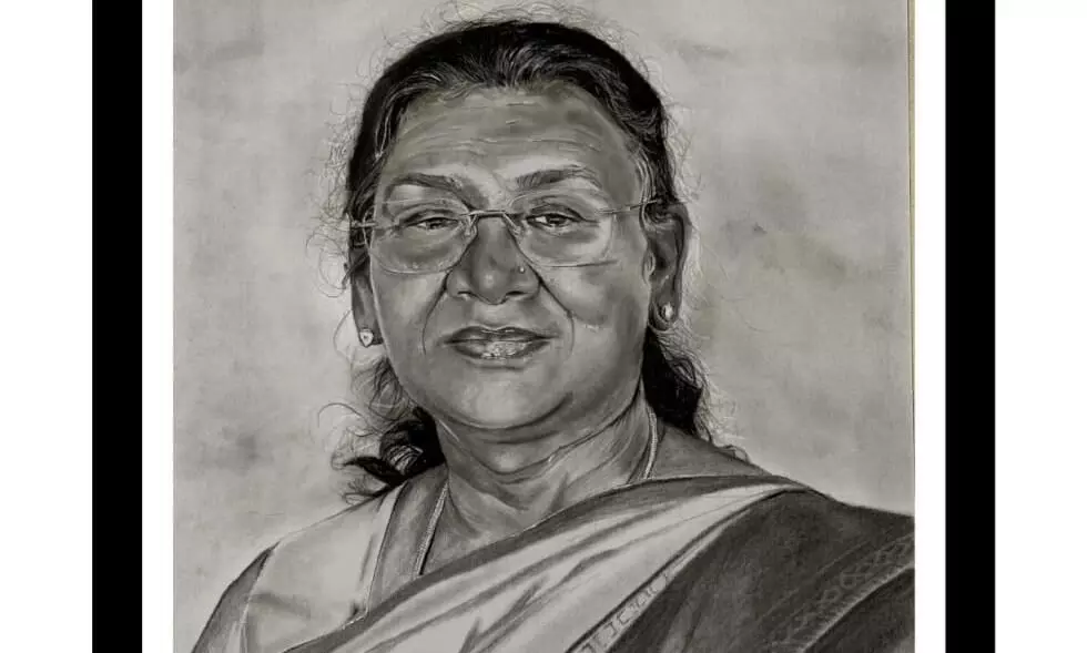 महामहिम को महापौर ने दिया पातालकोट आने का न्यौता, गिफ्ट में भेंट की महुए की बनी बिस्किट महामहिम को महापौर ने दिया पातालकोट आने का न्यौता, गिफ्ट में भेंट की महुए की बनी बिस्किट