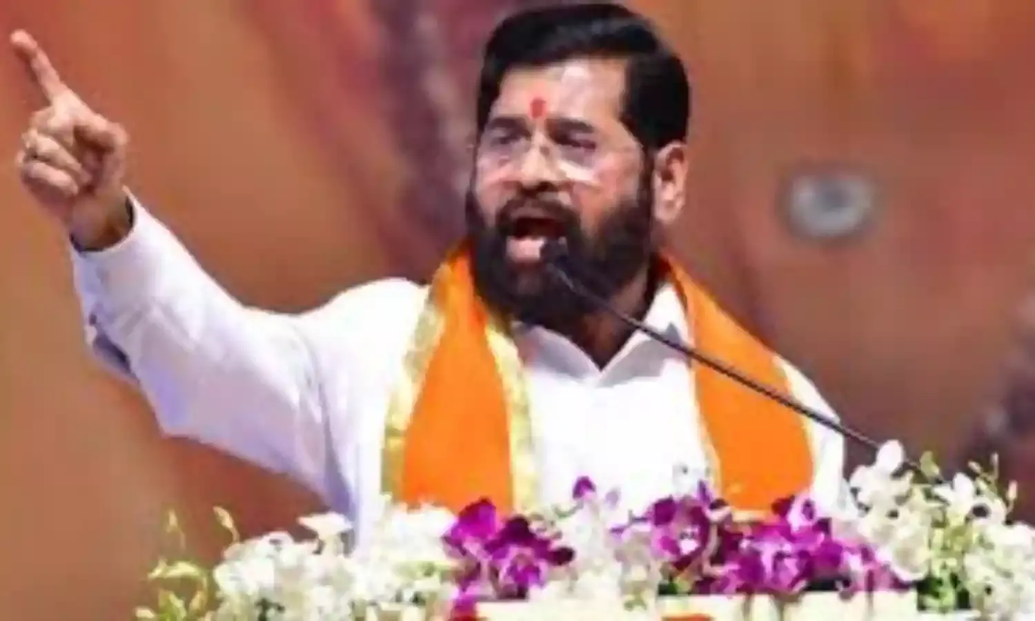 मुंबई पानी-पानी, कैबिनेट की बैठक छोड़ लोगों की मदद के लिए सड़क पर उतरे शिंदे