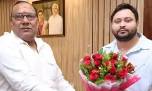 बिहार चुनाव से पहले नीतीश कुमार की पार्टी को लगा बड़ा झटका, चार बार के विधायक रहे इस नेता ने आरजेडी का थामा दामन