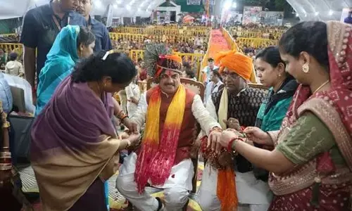 घर में बहन-बेटियों के साथ आती है हर सिद्धि, बहनों के कल्याण के लिए प्रतिबद्ध है राज्य सरकार - मुख्यमंत्री डॉ. यादव घर में बहन-बेटियों के साथ आती है हर सिद्धि, बहनों के कल्याण के लिए प्रतिबद्ध है राज्य सरकार - मुख्यमंत्री डॉ. यादव