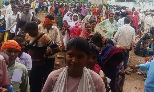 यूरिया का हल्ला- किसानों का प्रदर्शन तीसरे दिन भी जारी, सड़कों पर उतरे अन्नदाता