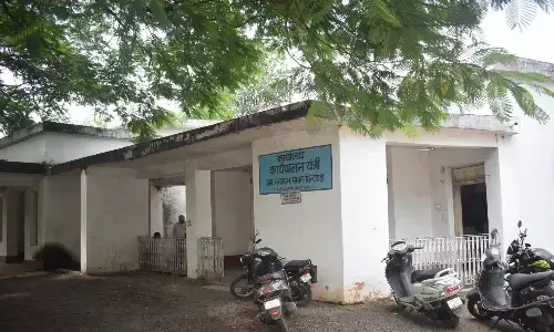 जिला न्यायालय ने जल संसाधन विभाग की चल संपत्ति कुर्क की