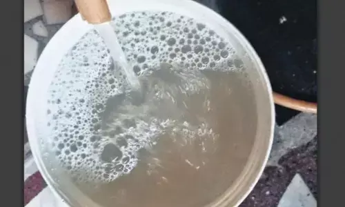 एक माह से नलों में आ रहा गंदा पानी एक माह से नलों में आ रहा गंदा पानी