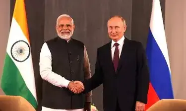 ट्रंप के 25 प्रतिशत वाले दांव की काट में पुतिन का भारत को खास ऑफर, रूस से तेल खरीदने पर मिलेगा ये बड़ा फायदा ट्रंप के 25 प्रतिशत वाले दांव की काट में पुतिन का भारत को खास ऑफर, रूस से तेल खरीदने पर मिलेगा ये बड़ा फायदा