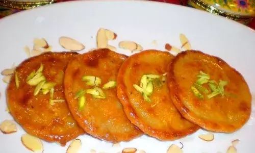 हरतालिका तीज के त्योहार में घर पर बनाएं मालपुआ, खाकर सभी को आ जाएगा मजा!, यहां देखें रेसिपी