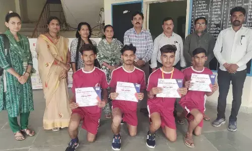 संभागीय क्रीडा प्रतियोगिता में बराछ स्कूल के छात्रों का शानदार प्रदर्शन, विद्यालय प्राचार्य ने किया सम्मानित संभागीय क्रीडा प्रतियोगिता में बराछ स्कूल के छात्रों का शानदार प्रदर्शन, विद्यालय प्राचार्य ने किया सम्मानित