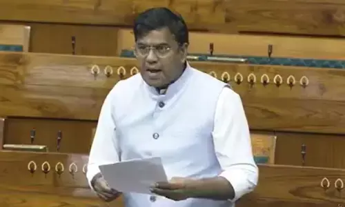 माफी मांगो, सत्ता पक्ष और विपक्ष माफी मांगो निर्दलीय सांसद उमेश पटेल ने संसद भवन परिसर में बैनर लेकर किया प्रोटेस्ट माफी मांगो, सत्ता पक्ष और विपक्ष माफी मांगो निर्दलीय सांसद उमेश पटेल ने संसद भवन परिसर में बैनर लेकर किया प्रोटेस्ट