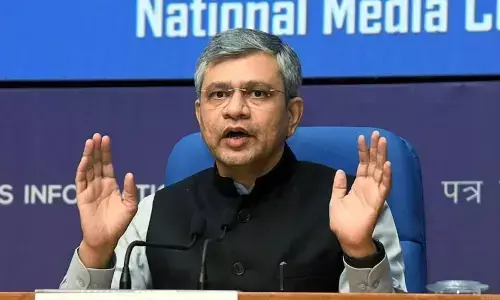 ट्रेन में सफर के दौरान भारी लगेज को लेकर नहीं बनाया कोई नया नियम, केंद्रीय रेलवे मंत्री ने दी ये अहम जानकारी