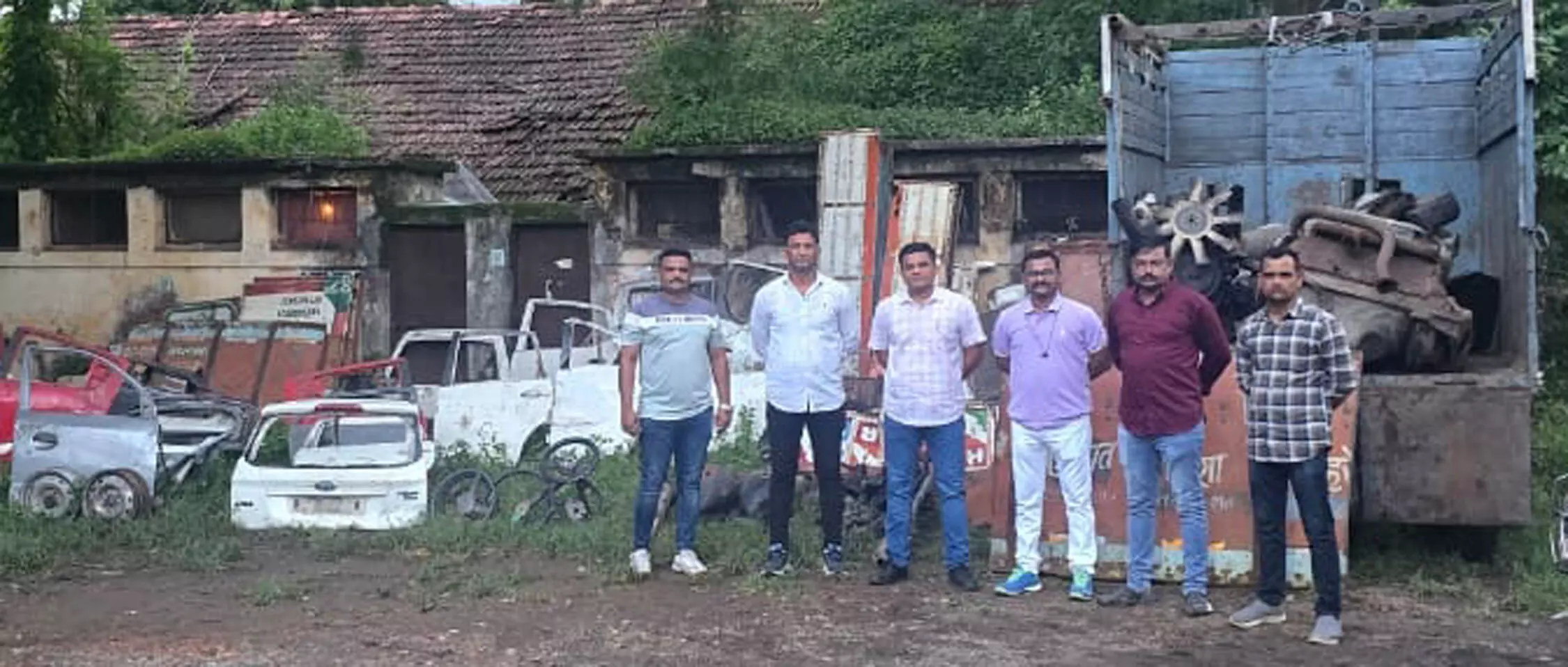 चोरी के वाहनों को स्क्रैप कर स्पेयर पार्ट बेचने वाले गिरोह का राजफाश चोरी के वाहनों को स्क्रैप कर स्पेयर पार्ट बेचने वाले गिरोह का राजफाश
