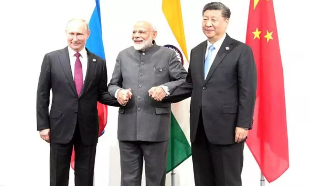 ट्रंप के टैरिफ ने 20 से ज्यादा देशों के मिलाया, चीनी विदेश मंत्रालय ने बयान जारी कर दी ये जानकारी ट्रंप के टैरिफ ने 20 से ज्यादा देशों के मिलाया, चीनी विदेश मंत्रालय ने बयान जारी कर दी ये जानकारी