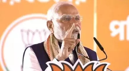 ‘केंद्र जो पैसे भेजती है, उसे लूटकर TMC काडर पर किया जाता है खर्च, PM मोदी ने CM ममता बनर्जी पर साधा निशाना ‘केंद्र जो पैसे भेजती है, उसे लूटकर TMC काडर पर किया जाता है खर्च, PM मोदी ने CM ममता बनर्जी पर साधा निशाना