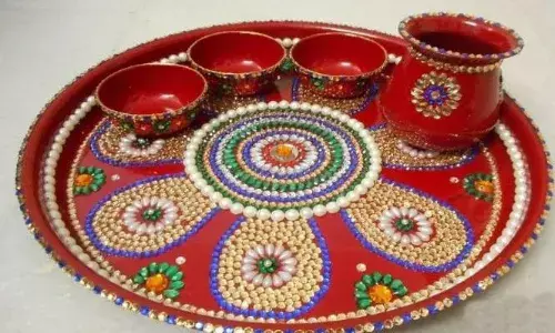 गणेश चतुर्थी पर आरती की थाली सजाना ना भूलें, यहां हैं शानदार डेकोरेशन आइडियाज गणेश चतुर्थी पर आरती की थाली सजाना ना भूलें, यहां हैं शानदार डेकोरेशन आइडियाज