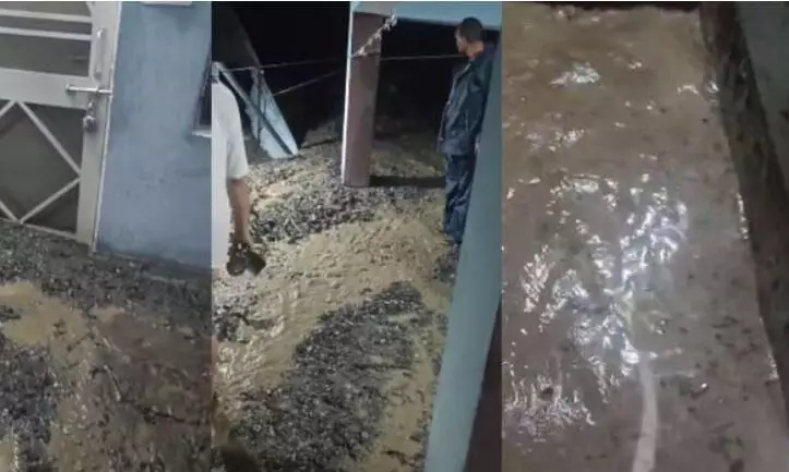 चमोली में बादल फटने से भारी तबाही ,थराली तहसील के टूनरी गदेरा में बादल फटने से कई लोगों का जीवन प्रभावित चमोली में बादल फटने से भारी तबाही ,थराली तहसील के टूनरी गदेरा में बादल फटने से कई लोगों का जीवन प्रभावित