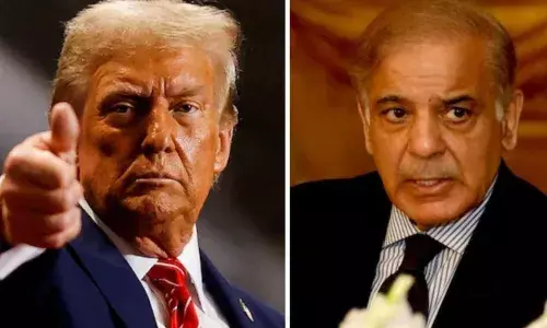 अमेरिका में पाकिस्तानी छात्रों की छोटी सी गलती निगल सकती है करियर, ट्रंप सरकार कर रही गहन जांच अमेरिका में पाकिस्तानी छात्रों की छोटी सी गलती निगल सकती है करियर, ट्रंप सरकार कर रही गहन जांच