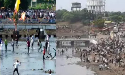 परंपरा के नाम हुई पत्थरबाजी, लोगों ने एक-दूसरे पर बरसाए पत्थर, 900 से ज्यादा घायल, 3 की हालत गंभीर परंपरा के नाम हुई पत्थरबाजी, लोगों ने एक-दूसरे पर बरसाए पत्थर, 900 से ज्यादा घायल, 3 की हालत गंभीर