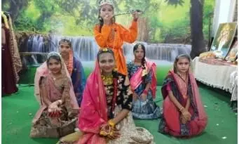 एलिस वंडरलैण्ड इंग्लिश मीडियम स्कूल में धूमधाम से मनाया गया छठ उत्सव एलिस वंडरलैण्ड इंग्लिश मीडियम स्कूल में धूमधाम से मनाया गया छठ उत्सव