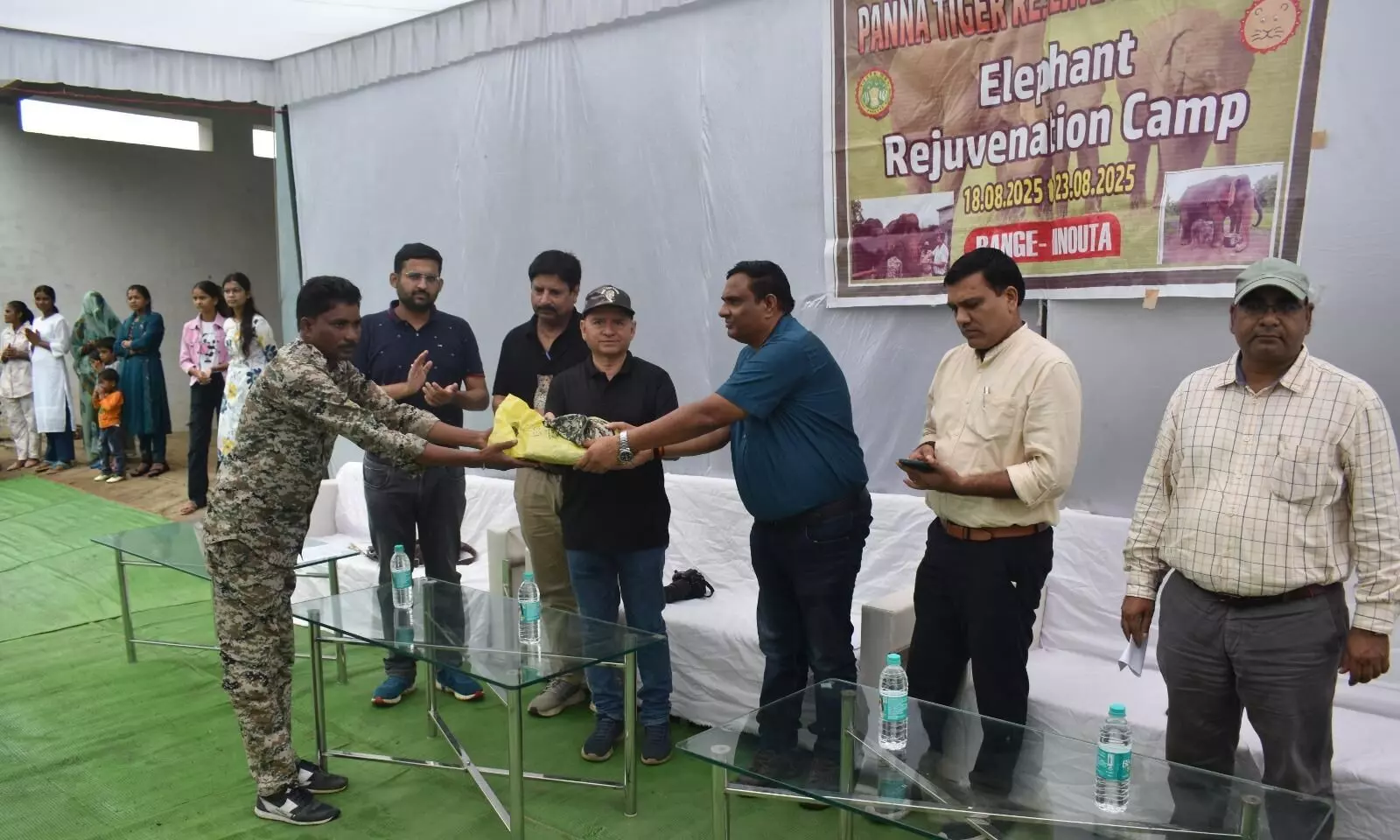 पन्ना टाइगर रिजर्व अंतर्गत हांथी रेजुवेनेशन कैम्प का समापन पन्ना टाइगर रिजर्व अंतर्गत हांथी रेजुवेनेशन कैम्प का समापन
