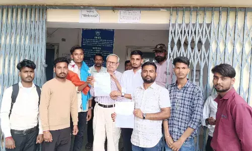 महाविद्यालय के परीक्षा परिणामों में विसंगति को लेकर एनएसयूआई ने सौंपा ज्ञापन