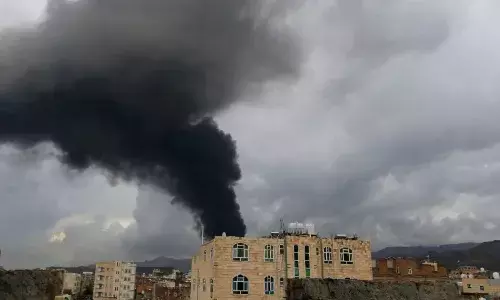 इजरायल ने यमन में किया जबदस्त हवाई हमला, भयंकर तेज सुनाई दी धमाके की आवाज, दहले लोगों के घर