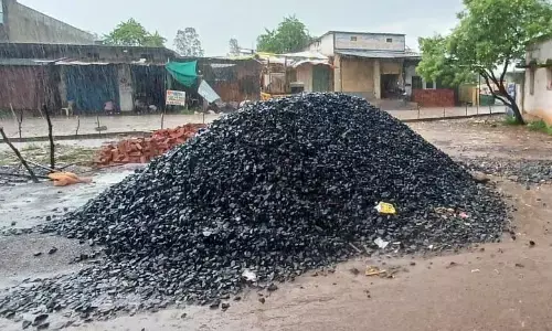 पटवारी निवास के पास अतिक्रमण पर तहसीलदार ने नोटिस जारी कर लगाया एक हजार का जुर्माना