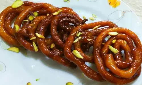 हरतालिका तीज पर बनाएं मावे की खास जलेबी, खाकर सभी लोगों को आ जाएगा मजा! यहां देखें रेसिपी