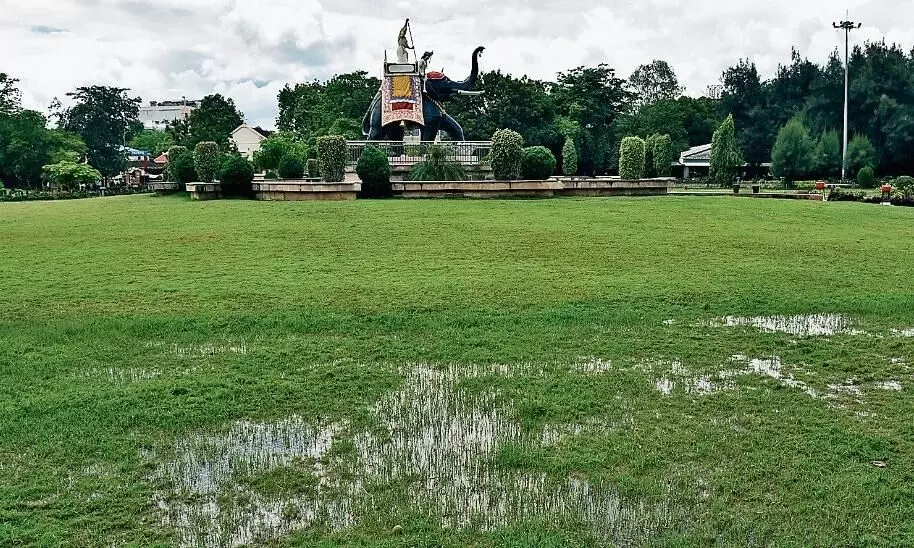 करोड़ों से संवारे गए भंवरताल उद्यान में जगह-जगह भरा पानी करोड़ों से संवारे गए भंवरताल उद्यान में जगह-जगह भरा पानी