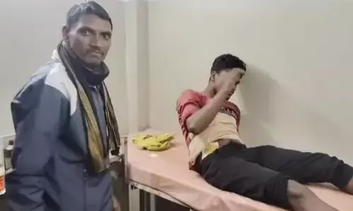 तामिया अस्पताल से डॉक्टर-नर्स समेत स्टाफ गायब, सुरक्षाकर्मी ने की घायलों की मरहम पट्टी तामिया अस्पताल से डॉक्टर-नर्स समेत स्टाफ गायब, सुरक्षाकर्मी ने की घायलों की मरहम पट्टी