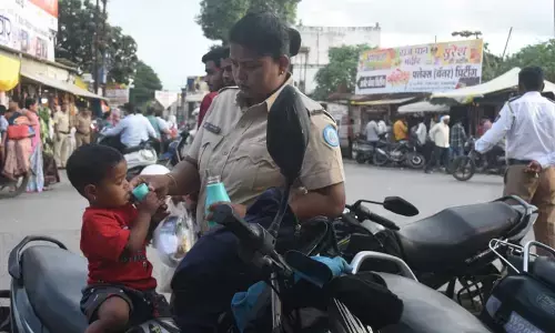 संवेदनशील क्षेत्रों में एसआरपी के साथ ग्रामीण के 36 थानों की सीमा में रहेगा कड़ा बंदोबस्त संवेदनशील क्षेत्रों में एसआरपी के साथ ग्रामीण के 36 थानों की सीमा में रहेगा कड़ा बंदोबस्त