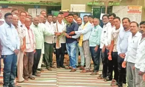 टैक्स भरने वाले प्रमोद को मिला हवाई यात्रा का मौका, दूसरे विजेता को मिला 100 किलो चावल