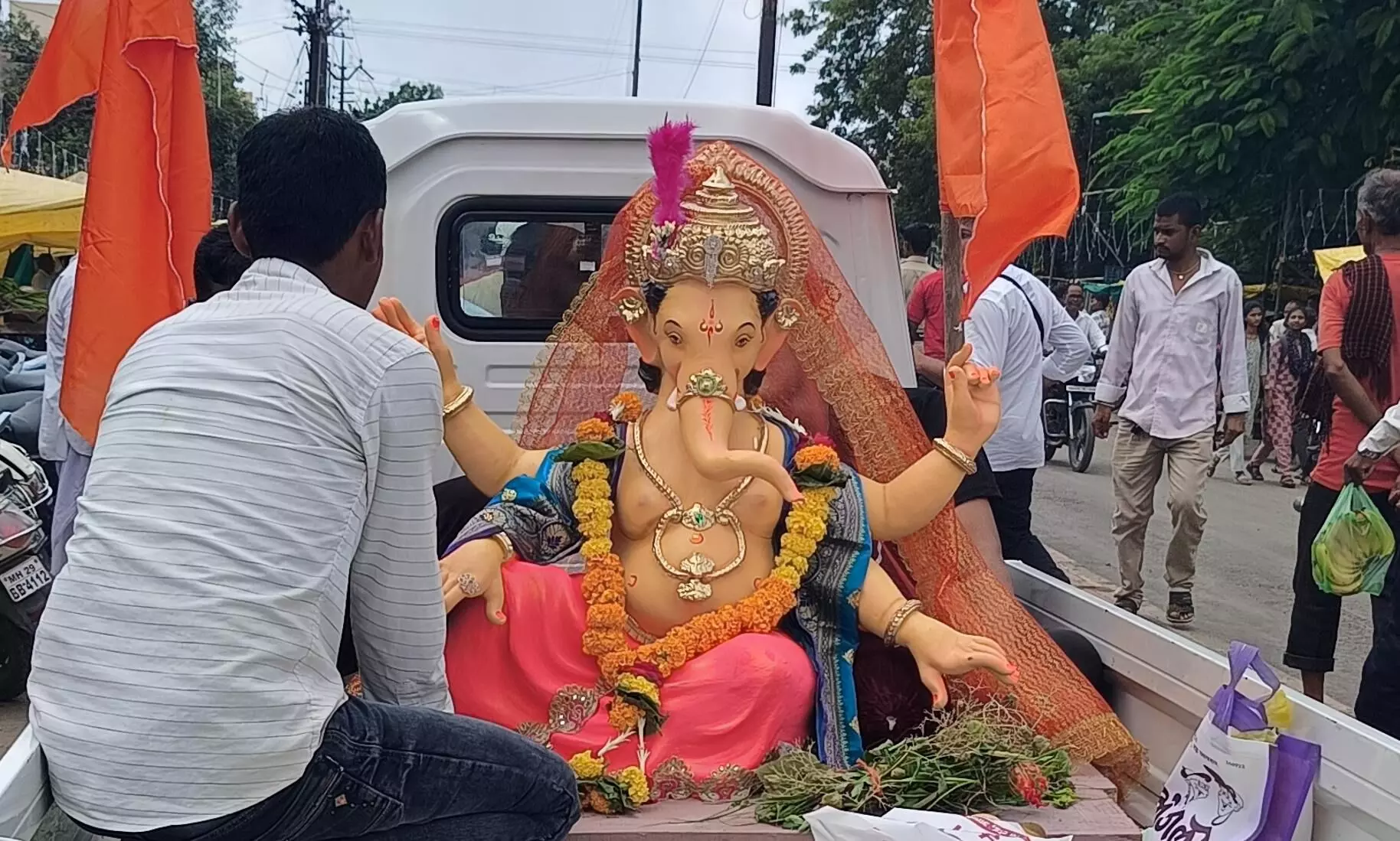घर-घर विराजे विघ्नहर्ता बप्पा, उमंग और उत्साह के साथ हुई गणेश स्थापना घर-घर विराजे विघ्नहर्ता बप्पा, उमंग और उत्साह के साथ हुई गणेश स्थापना