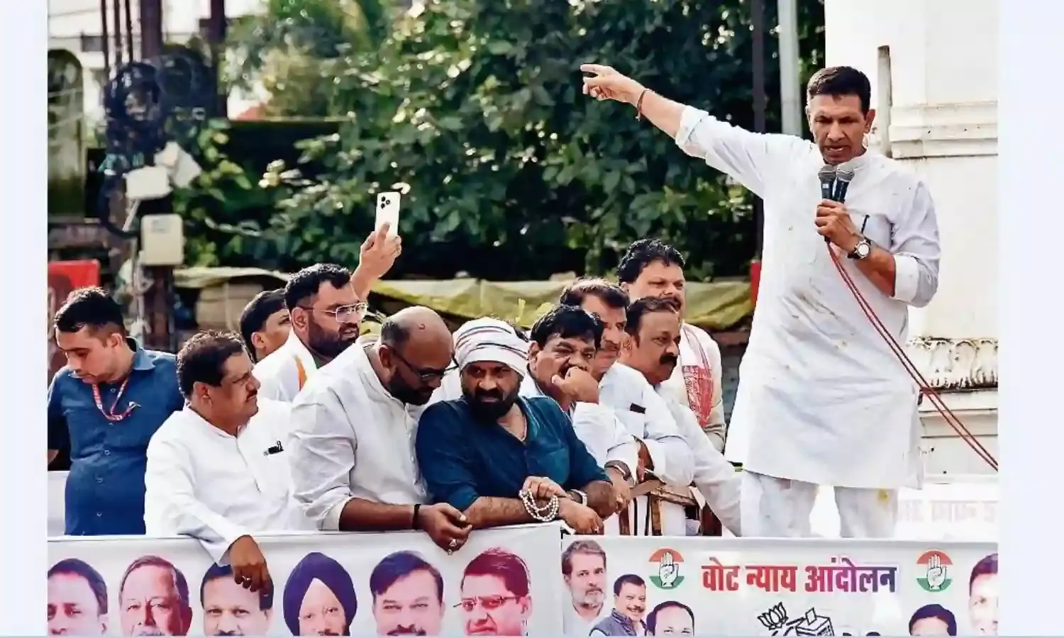 लोकतंत्र काे बचाना ही कांग्रेस का लक्ष्य