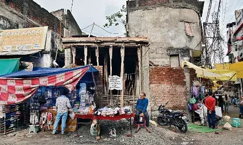 गंजीपुरा में आठ महीने बाद भी नहीं बन पाया महिला प्रसाधन