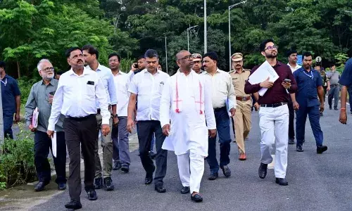 मुख्यमंत्री हेमन्त सोरेन ने स्मार्ट सिटी, धुर्वा स्थित निर्माणाधीन कन्वेंशन सेंटर का स्थल निरीक्षण किया मुख्यमंत्री हेमन्त सोरेन ने स्मार्ट सिटी, धुर्वा स्थित निर्माणाधीन कन्वेंशन सेंटर का स्थल निरीक्षण किया