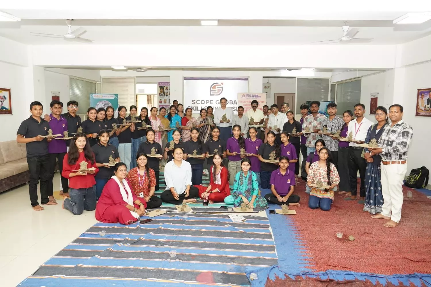 स्कोप ग्लोबल स्किल्स यूनिवर्सिटी में इको-फ्रेंडली गणेश प्रतिमा निर्माण कार्यशाला का भव्य आयोजन स्कोप ग्लोबल स्किल्स यूनिवर्सिटी में इको-फ्रेंडली गणेश प्रतिमा निर्माण कार्यशाला का भव्य आयोजन
