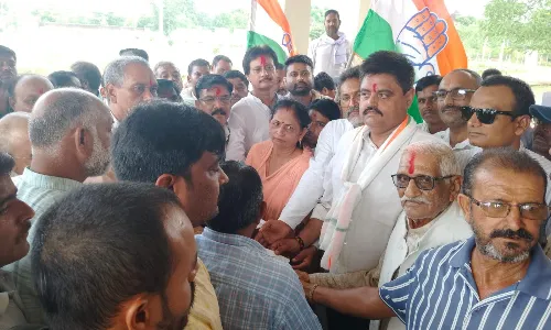 पिछड़ा वर्ग आरक्षण को लेकर जिला कांग्रेस कमेटी ने राज्यपाल के नाम कलेक्टर को सौंपा ज्ञापन पिछड़ा वर्ग आरक्षण को लेकर जिला कांग्रेस कमेटी ने राज्यपाल के नाम कलेक्टर को सौंपा ज्ञापन