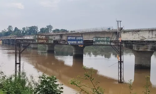छत्तीसगढ़ की इंद्रावती ले आयी पर्लकोटा में बाढ़, टापू बना भामरागढ़