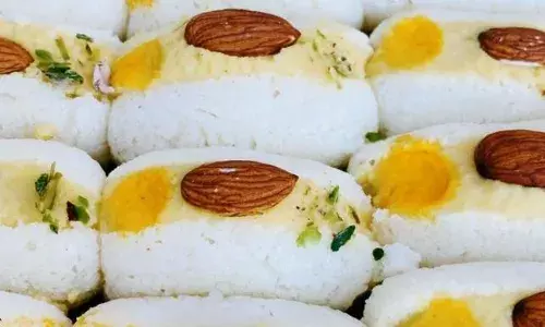 आप भी खोज रहे हैं परफेक्ट छेने की मिठाई बनाने की रेसिपी तो रुकिए, ये विधि करेंगे ट्राई तो हलवाई को भूल ही जाएंगे आप भी खोज रहे हैं परफेक्ट छेने की मिठाई बनाने की रेसिपी तो रुकिए, ये विधि करेंगे ट्राई तो हलवाई को भूल ही जाएंगे